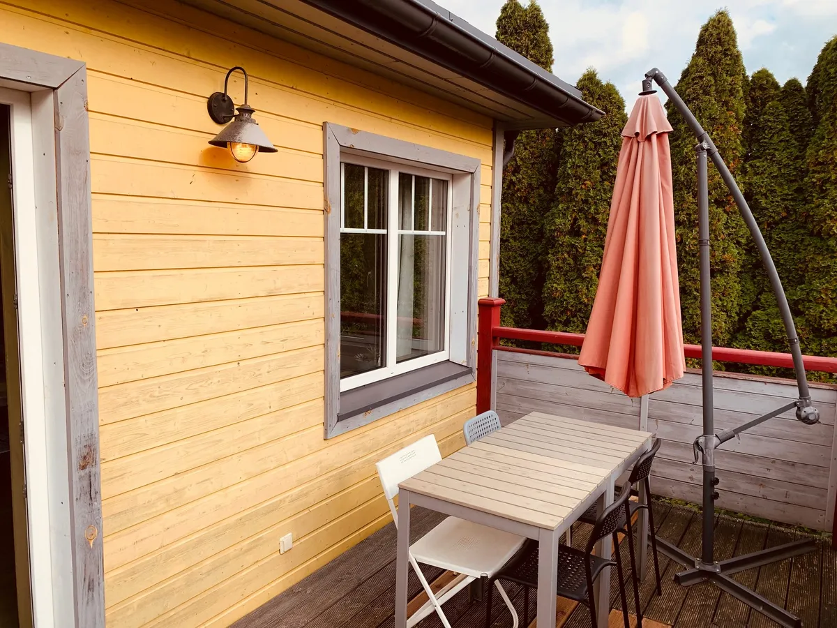 3 apartamentas: balkonas