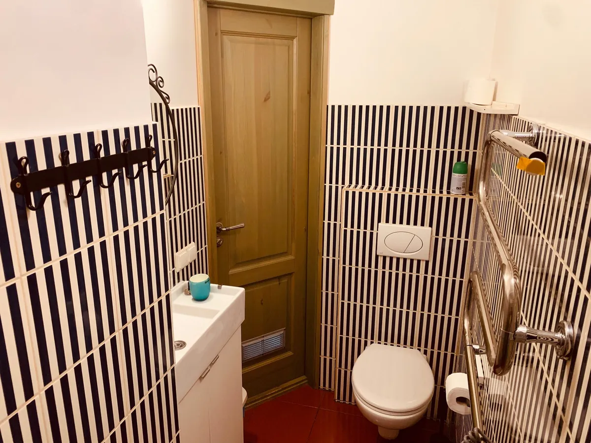 3 apartamentas: WC